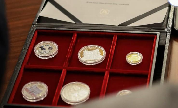 Presidente sanciona Ley de acuñación de monedas conmemorativas para obras de beneficencia
