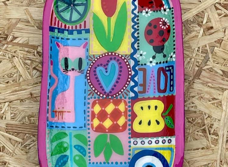 Pinturas y decoraciones artesanales, un emprendimiento con creatividad y talento