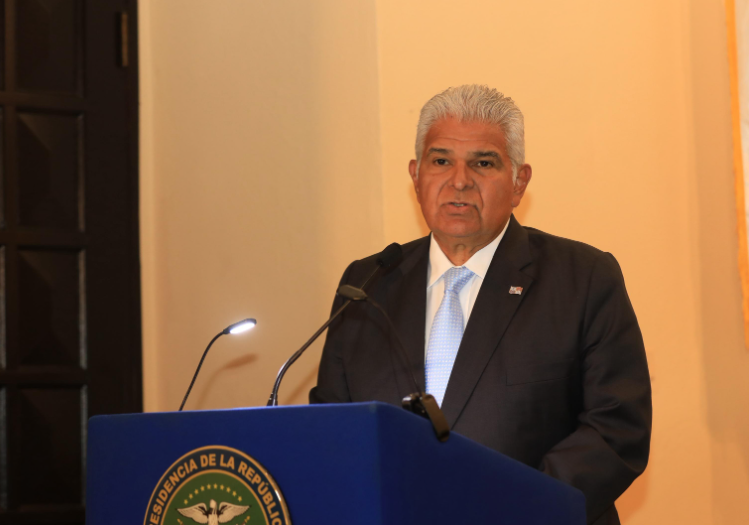 Mulino viajará a Paraguay y Suiza a cumplir con una agenda de temas económicos