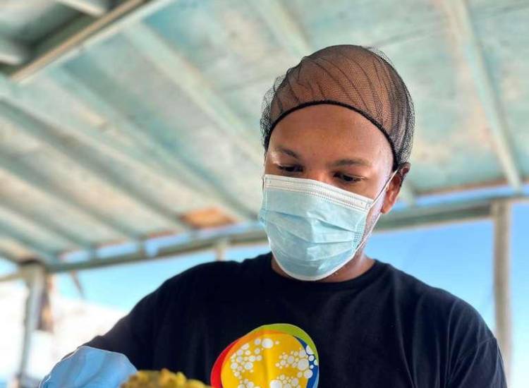 Isaac Villaverde, en misión humanitaria en Jamaica