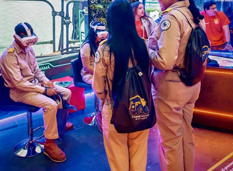 Miles de jóvenes visitan stand de Cobre Panamá en Expo Vocacional Futuro 360