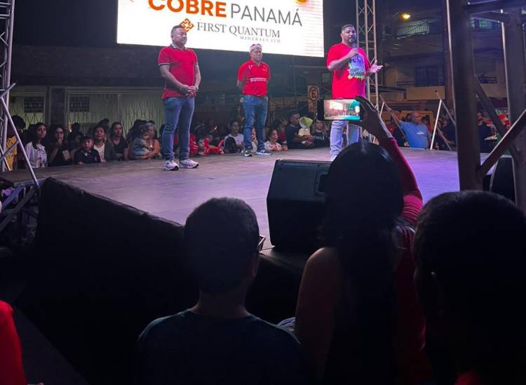 Penonomé arranca diciembre iluminando “Los sueños de Santa” en el Parque 8 de Diciembre