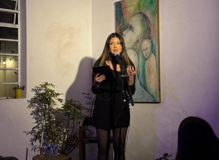 Poesía con sello panameño conquista el corazón de Bogotá