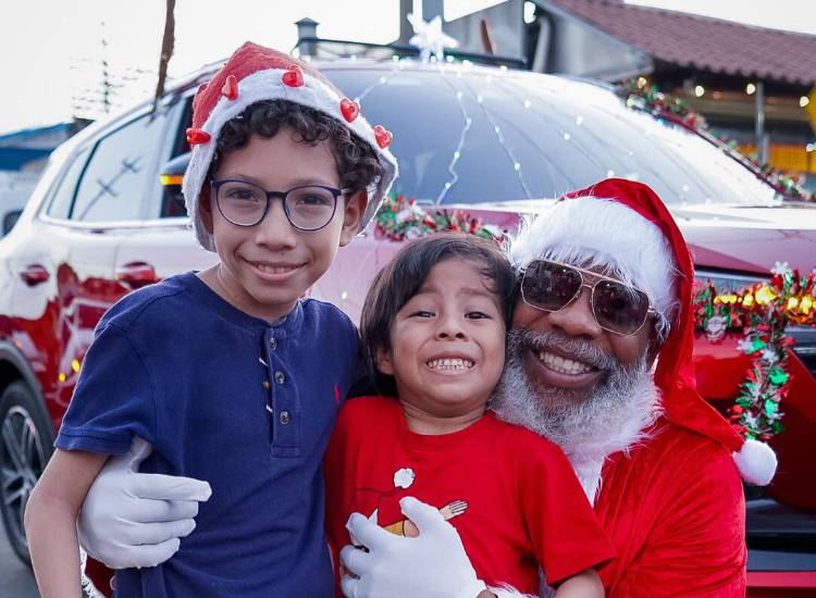 “Papa Cat” prioriza la educación y salud en Pedregal