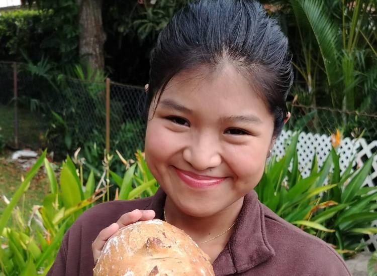 Cachete de Chola, emprendimiento de una joven oriunda de la comarca Ngäbe Buglé