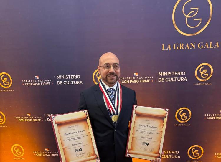 Jaspe: “Los premios pasan; la necesidad de decir algo, no”