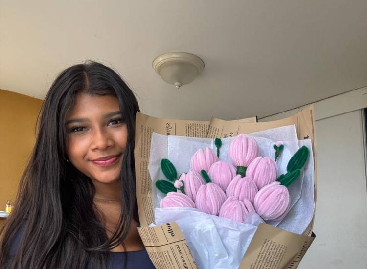 Arreglos florales de alambre de felpa, emprendimiento lleno de creatividad