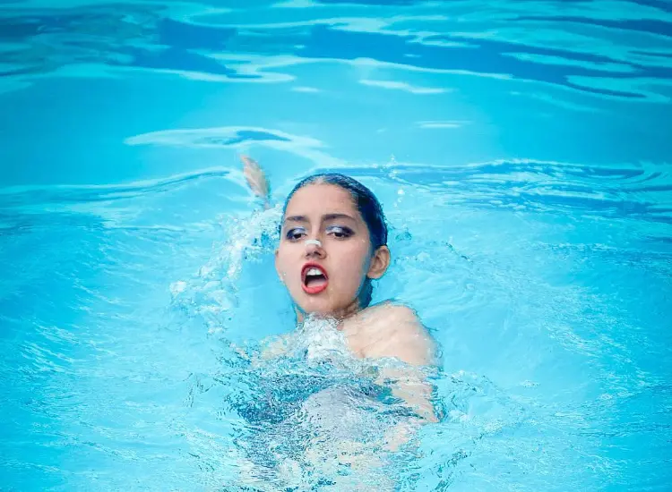 Enfocada, tranquila y positiva