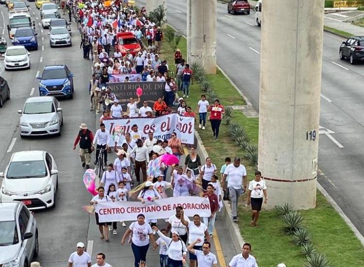 ¡Marcha por la familia!