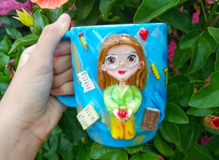 Tazas con diseños en porcelana fría, un emprendimiento lleno de creatividad