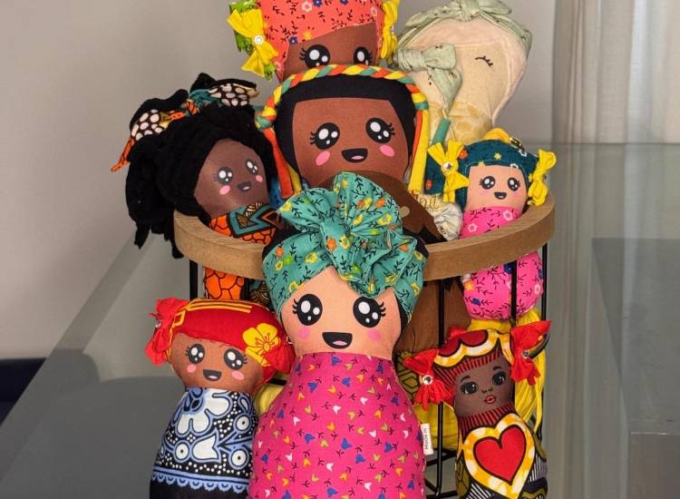 “YuniPu”, muñecas, bolsos y estuches inspirados en las etnias de Panamá