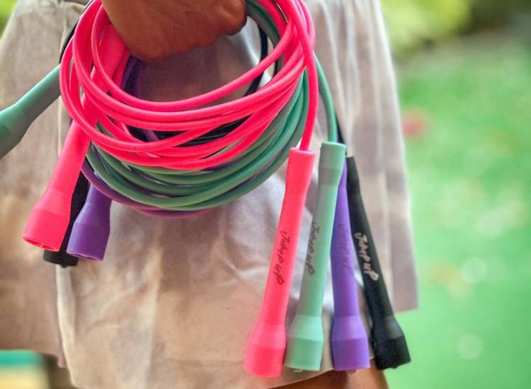 Salta soga, ríe, ¡vive!