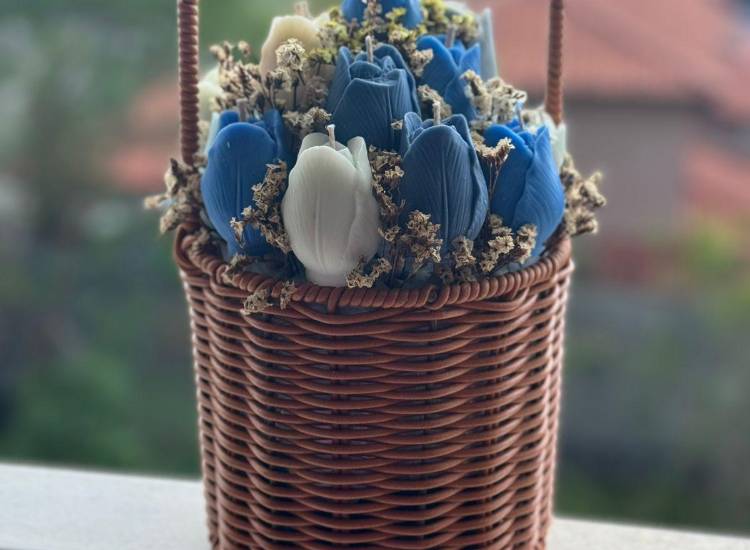 Arreglos florales de velas de soya, un emprendimiento con esencia natural