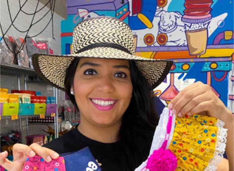 Atuendos típicos para mascotas, un emprendimiento que une tradición