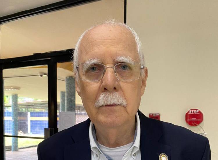 Catedráticos presentan iniciativas para salvar la CSS