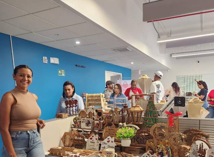 Artesanías y cuadros de madera, un emprendimiento con arte y creatividad