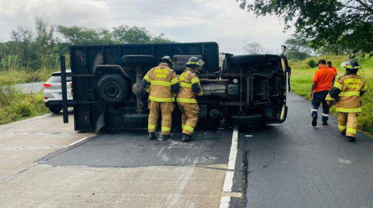 Bomberos atendieron 234 emergencias en las últimas 72 horas en todo el país