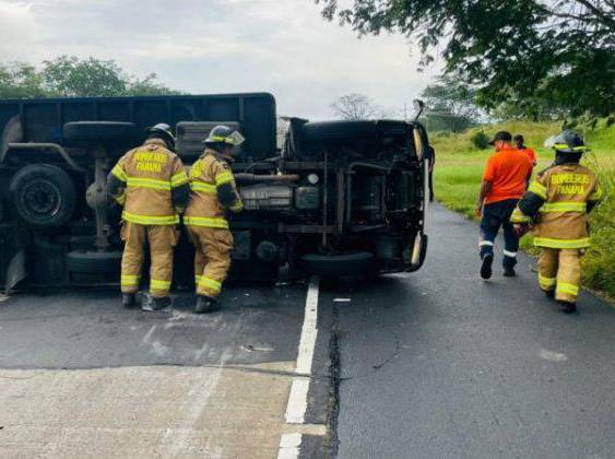 ML | Bomberos atienden emergencias.