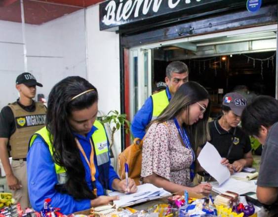 Cotesía | Funcionarios del Mitradel en ferias de empleo.