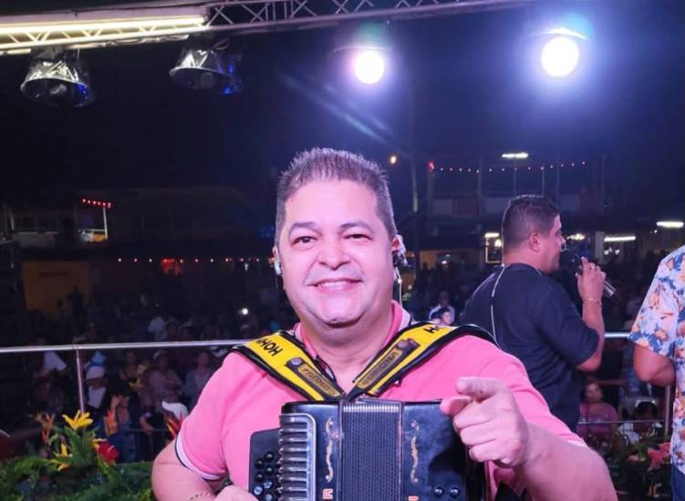 Manuel De Jesús Ábrego se alista para el Carnaval