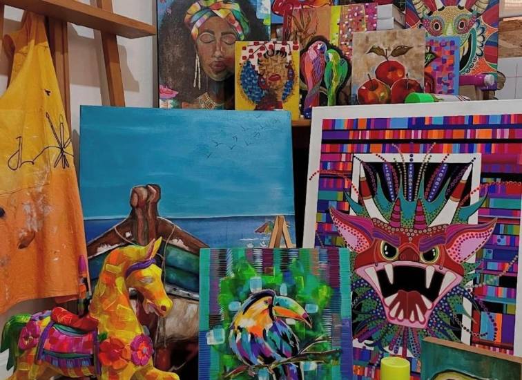 Pinturas y decoraciones artesanales, un emprendimiento con creatividad y talento