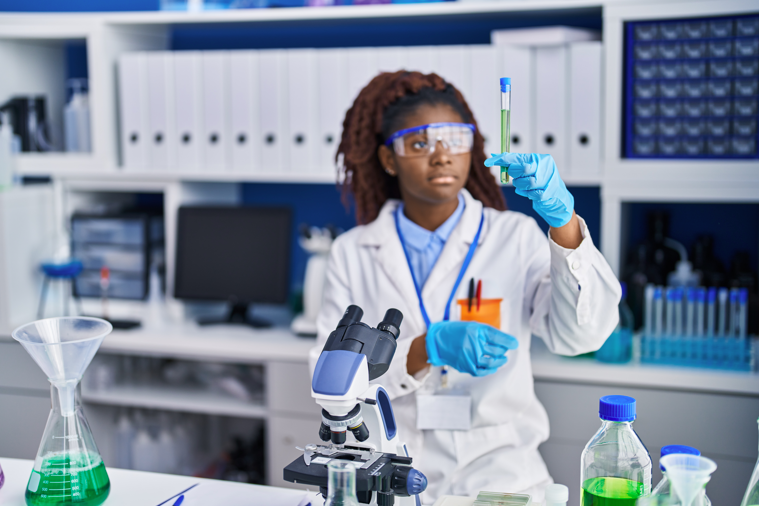Becas para impulsar el talento panameño