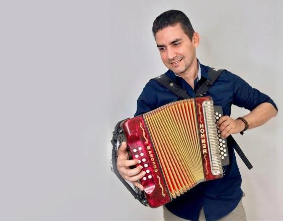 Castillero inicia una nueva etapa junto a su grupo