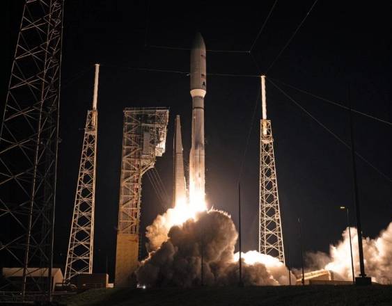 AMAZON | El cohete Atlas V lanza 29 satélites.