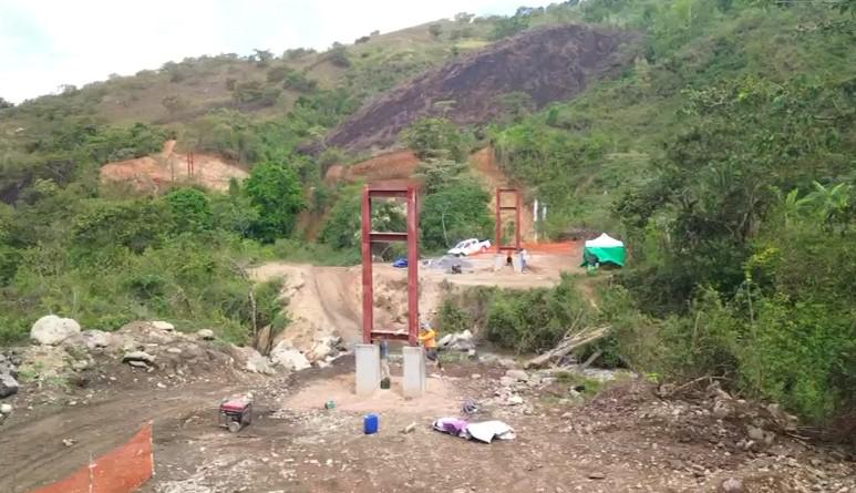 Avanza construcción de puentes zarzo en la comarca Ngäbe Buglé para accesos seguros