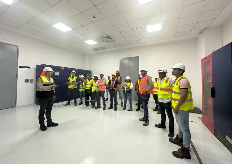 $!ESTUDIANTES DE UMECIT VISITAN LA SUBESTACIÓN JUSTO AROSEMENA DE NATURGY