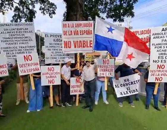 ML | Protestan en la Vía España.