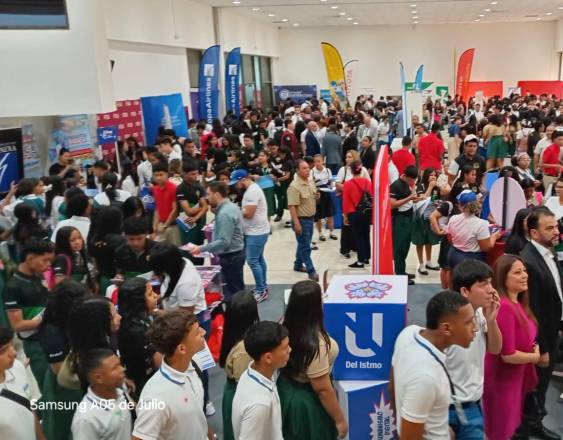 Cortesía | Participantes a la primera edición de la feria.