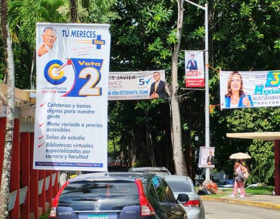 ML | Propaganda electoral en la Universidad de Panamá.