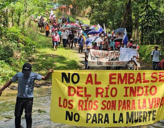 CORTESÍA | Campesinos a pie y a caballo marchando por las comunidades el pasado 26 de septiembre.