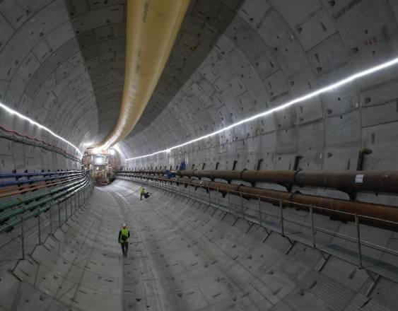 ML | Trabajadores en el túnel de la Línea 3 del Metro.
