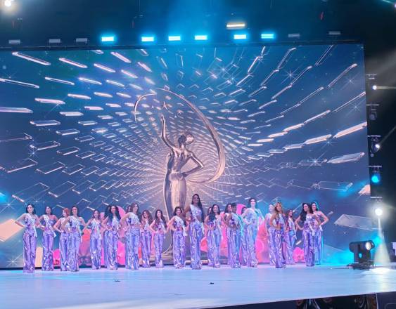 A.rodríguez | Las 28 candidatas de Miss Universe Panamá 2026 durante el inicio de la gala final.
