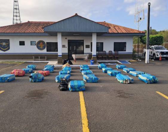 ML | Incautación de droga en Los Santos por el Servicio Nacional Aeronaval.