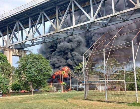 B. PEREA | Vista del incendio.