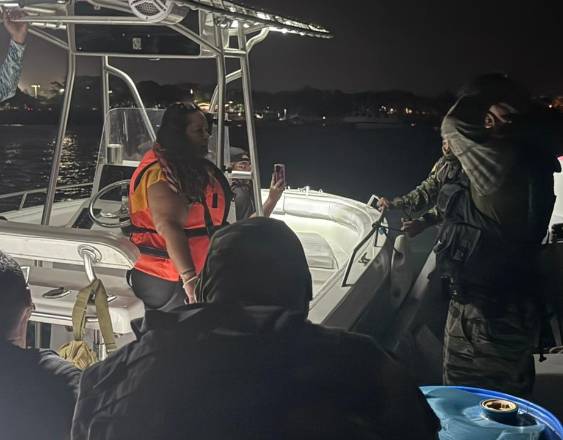 ML | Durante el rescate de los tripulantes.