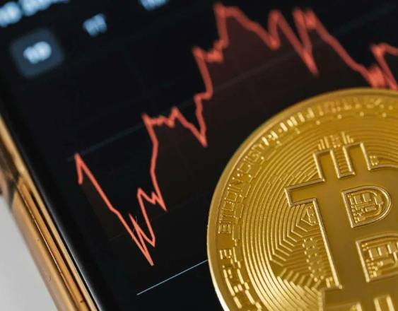 El bitcoin alcanza su nivel más bajo desde abril