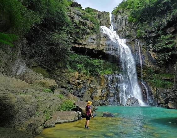 @chorrillito_veraguas | Ubicada en el distrito de San Francisco, la cascada El Chorrillito tiene una altura de aproximadamente 90 a 100 metros.