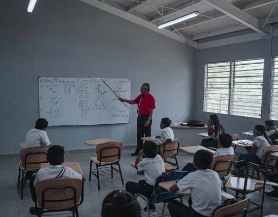 Meduca extiende periodo de postulación para docentes