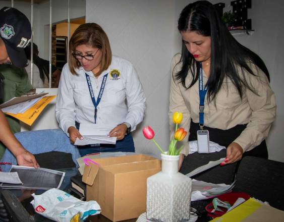Cortesía | Personal de la Procuraduría General de la Nación en la “Operación Pupitre”.