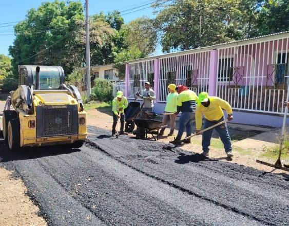 Cortesía | Mejora de carretera en una comunidad de Coclé.