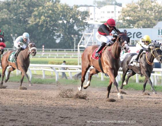 O. B. | Carrera en el Hipódromo Presidente Remón.