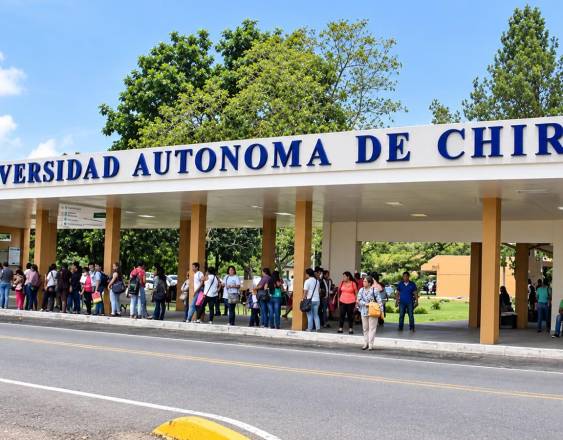 Cortesía | Entrada principal de la Universidad Autónoma de Chiriquí.