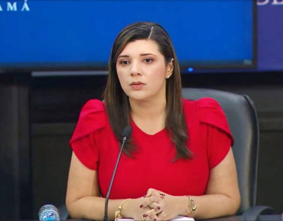 La ministra de Trabajo y Desarrollo Laboral, Jackeline Muñoz.