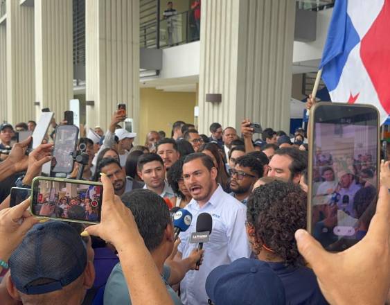 ML | Miembros del movimiento Vamos en el Tribunal Electoral.