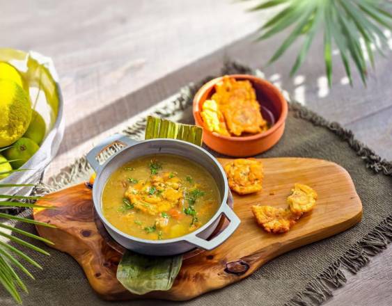 Cortesía | Sopa de patacones preparada por el chef Gabriel Grimaldo. Su inspiración nació en un viaje reciente a Colombia, donde descrubrió el platillo.