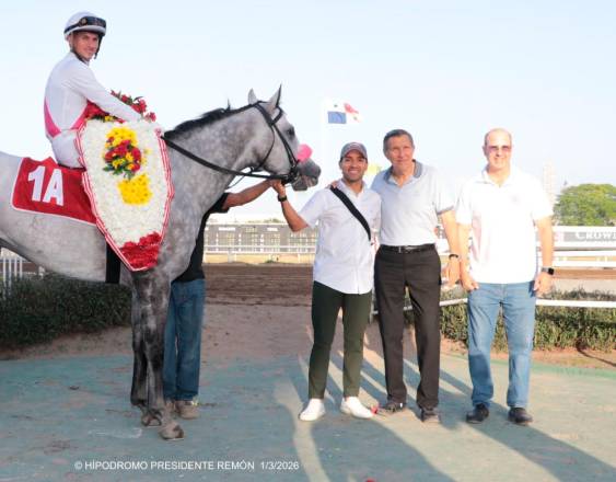 Cortesía | El caballo Tomasito, ganador del Premio Carlos Espino Guanti. Este fue guiado por el jinete, Jimmy Ricardo Carrión, en la carrera realiza en el Hipódromo Presidente Remón.